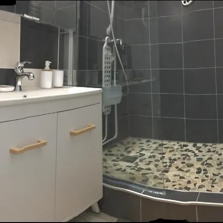 Rénové Balcon Ensoleillé Et Calme Appartement