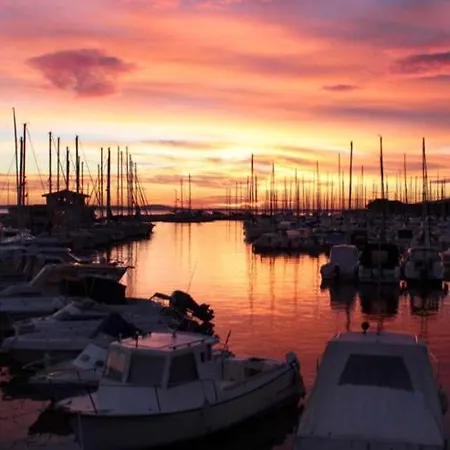 Rénové Balcon Ensoleillé Et Calme