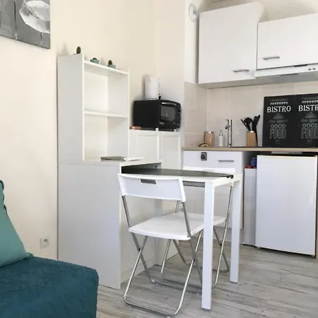 Rénové Balcon Ensoleillé Et Calme